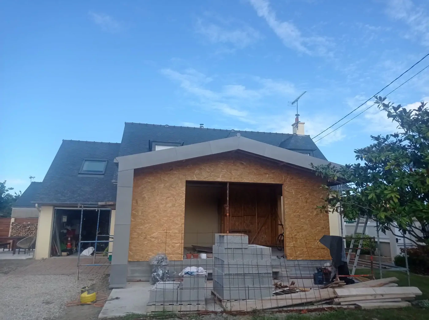 Habillage de rives Zinc pour une maison individuelle à Saint Malo